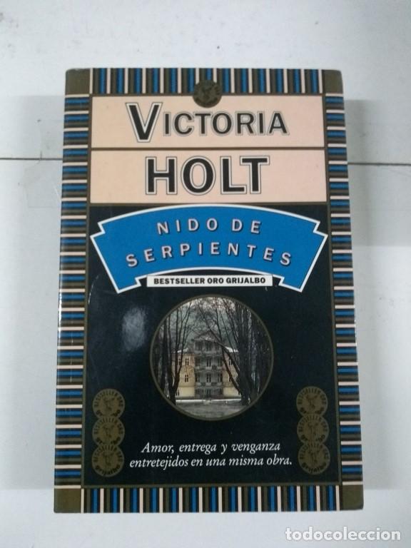 Libros: Nido de serpientes - Victoria Holt - Foto 1