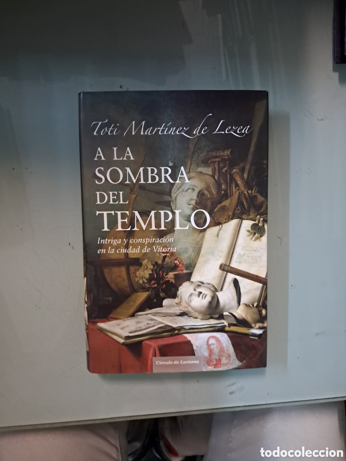 Libros: Toti Mart&iacute;nez de.Lezea, A la.sombra del.templo, C&iacute;rculo de Lectores - Foto 1