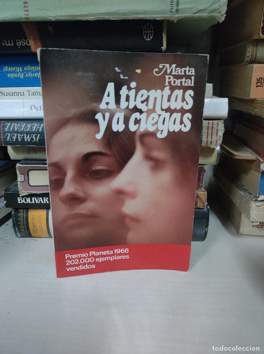 Libros: A TIENTAS Y A CIEGAS MARTA PORTAL - Foto 1