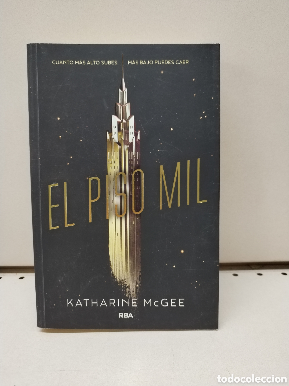 Libros: El Piso Mil (Thousandth Floor) - Katharine McGee - Foto 1