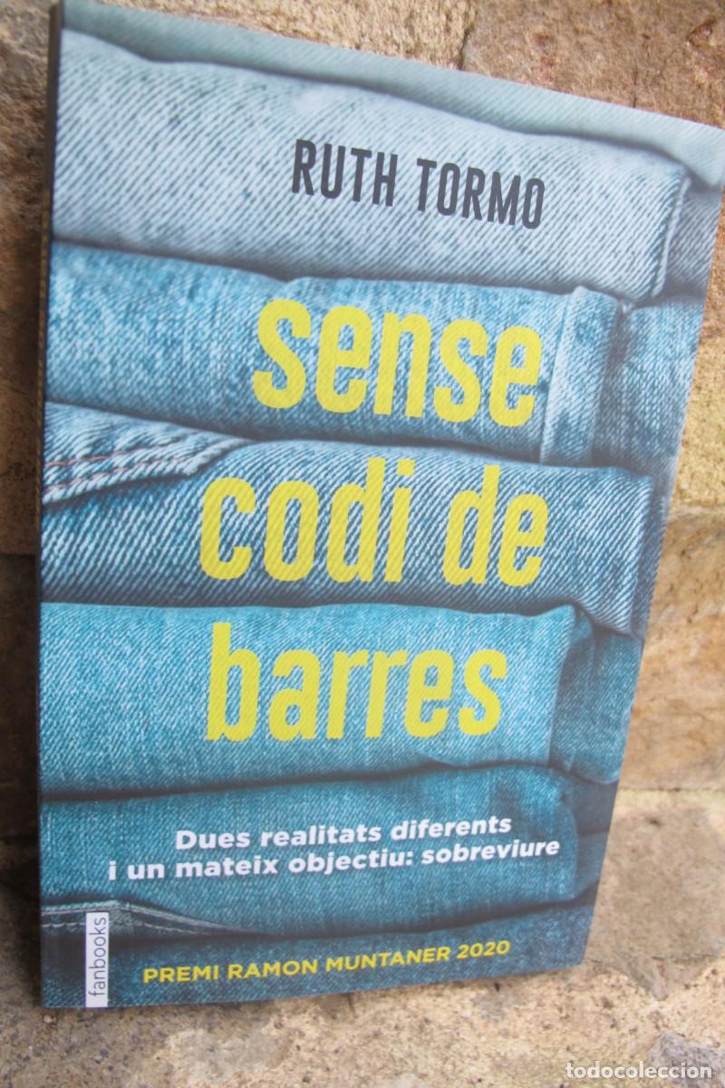 Libros: SENSE CODI DE BARRES. RUTH TORMO. PREMI RAMON MUNTANER 2020 - Foto 1