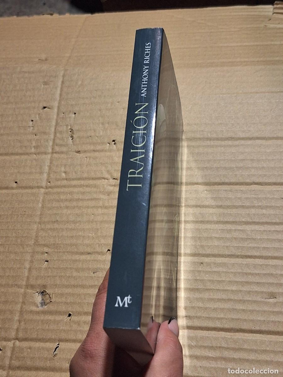 Libros: TRAICION - ANTHONY RICHES - Foto 2