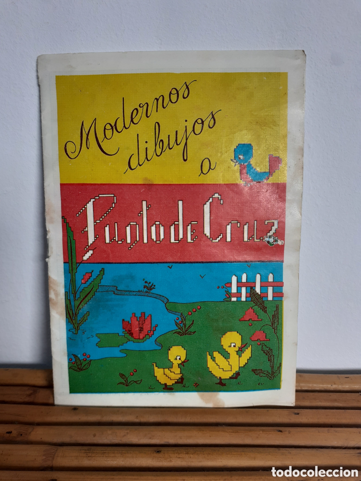 Libros: MODERNOS DIBUJOS A PUNTOBDE CRUZ