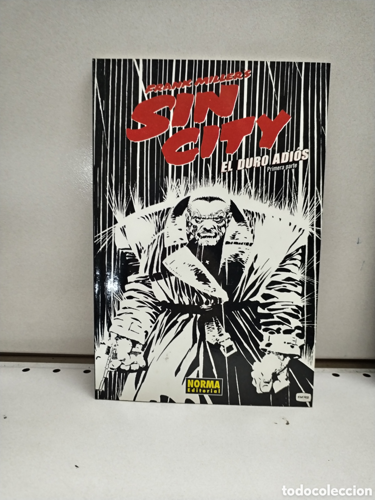 Libros: SIN CITY. EL DURO ADI&Euml;S. PRIMERA PARTE - MILLERS Frank - Foto 1