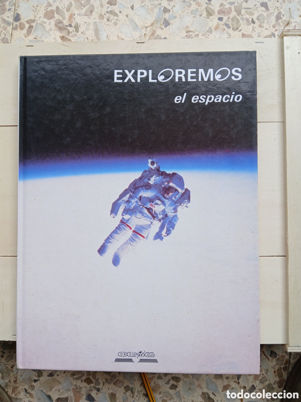 Libros: Exploramos el espacio edelvives
