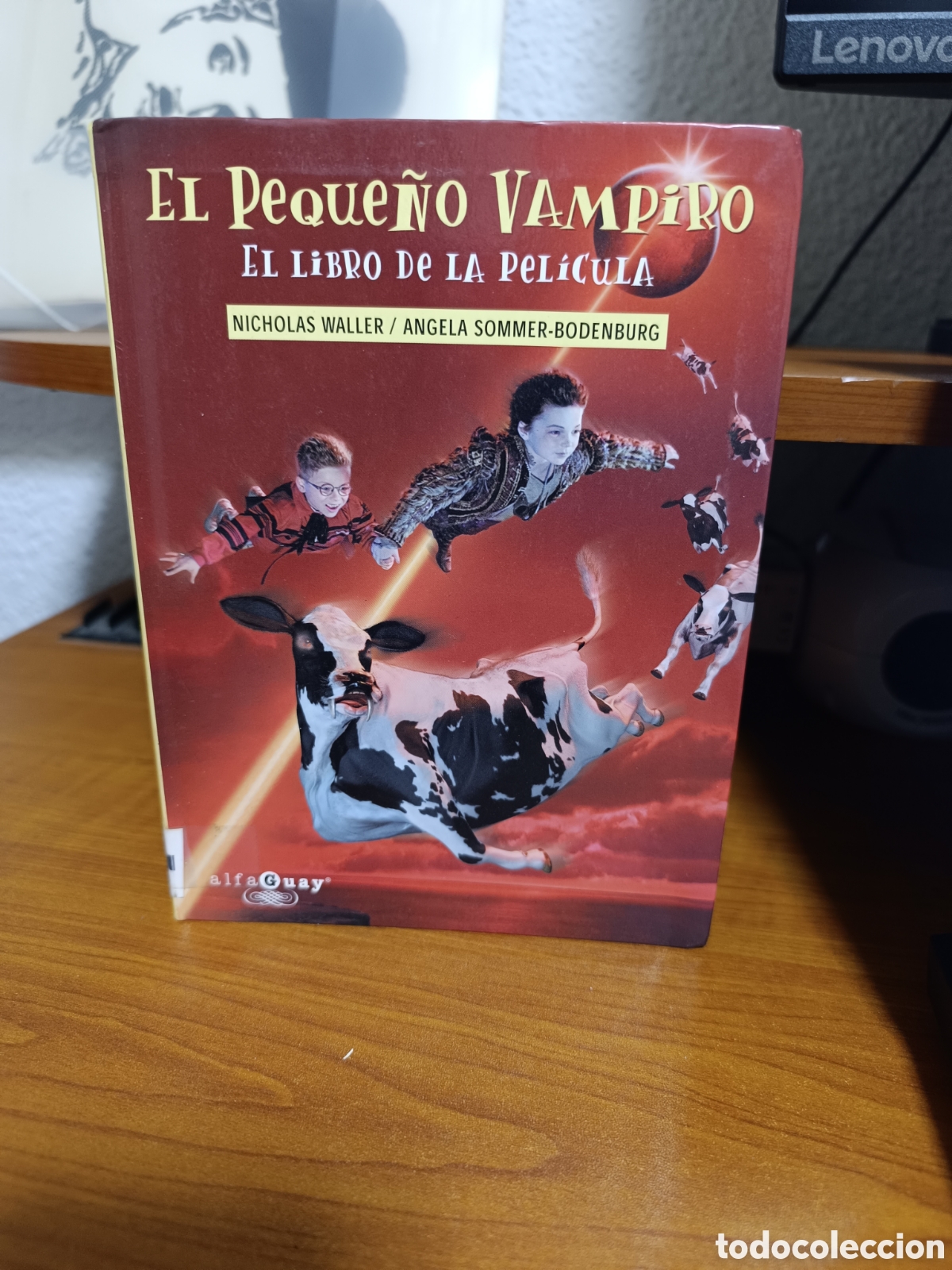 Libros: El peque&ntilde;o vampiro el libro de la pel&iacute;cula - Foto 1