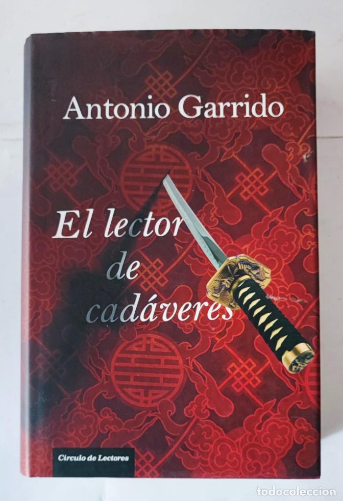 Libros: EL LECTOR DE CAD&Aacute;VERES - Antonio Garrido - Foto 1