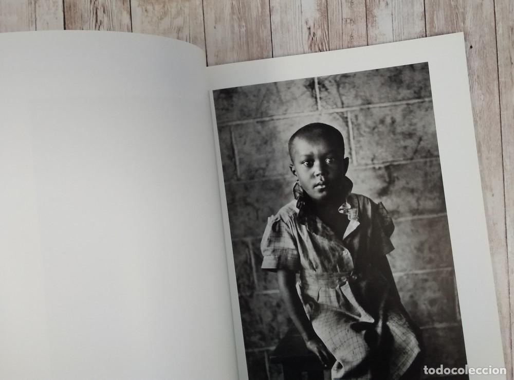 Libros: Retratos de los ni&ntilde;os del &eacute;xodo (como NUEVO) - Sebastiao Salgado - Foto 5