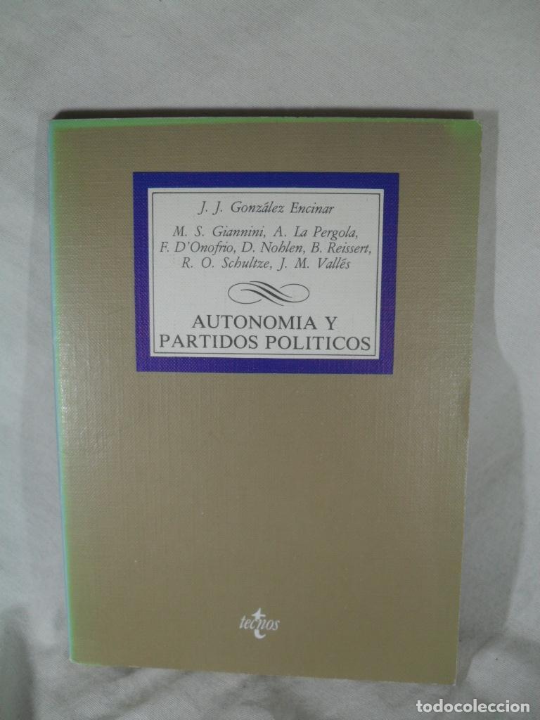 Libros: AUTONOMIA Y PARTIDOS POLITICOS - VARIOS - Foto 1