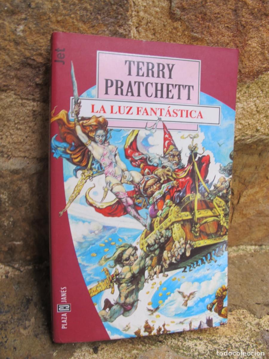 Libros: LA LUZ FANTASTICA. TERRY PRATCHETT - Foto 1