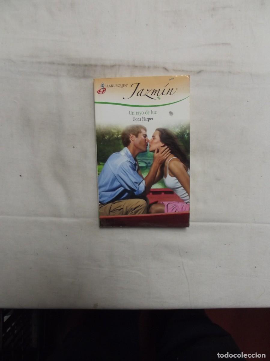 Livres: NOVELA ROMANTICA JAZMIN - UN RAYO DE LUZ DE FIONA HARPER