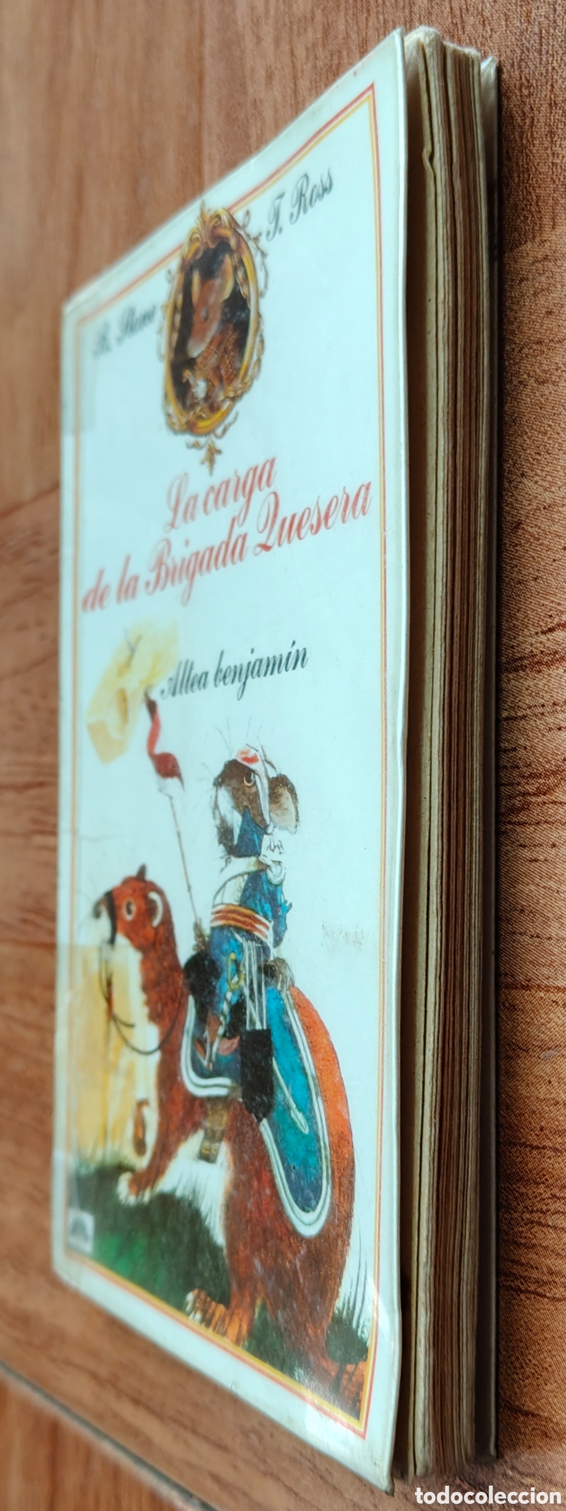 Libros: La Carga de la Brigada Quesera - Bernard Stone / Tony Ross - Foto 2