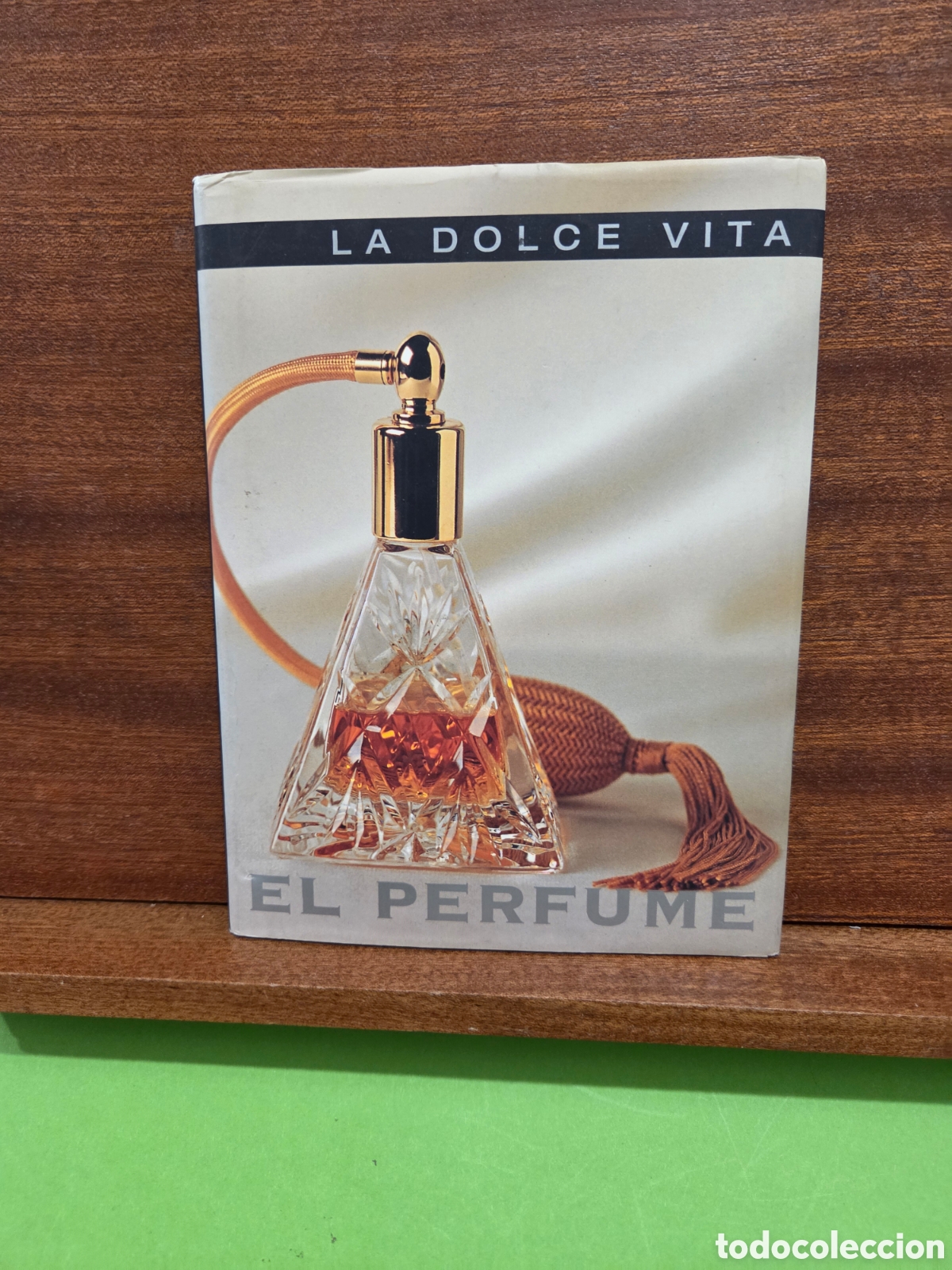 Libros: LA DOLCE VITA...&rdquo;&rdquo;EL PERFUME&rdquo;&rdquo;...EDIMAT LIBROS...2002.... - Foto 1