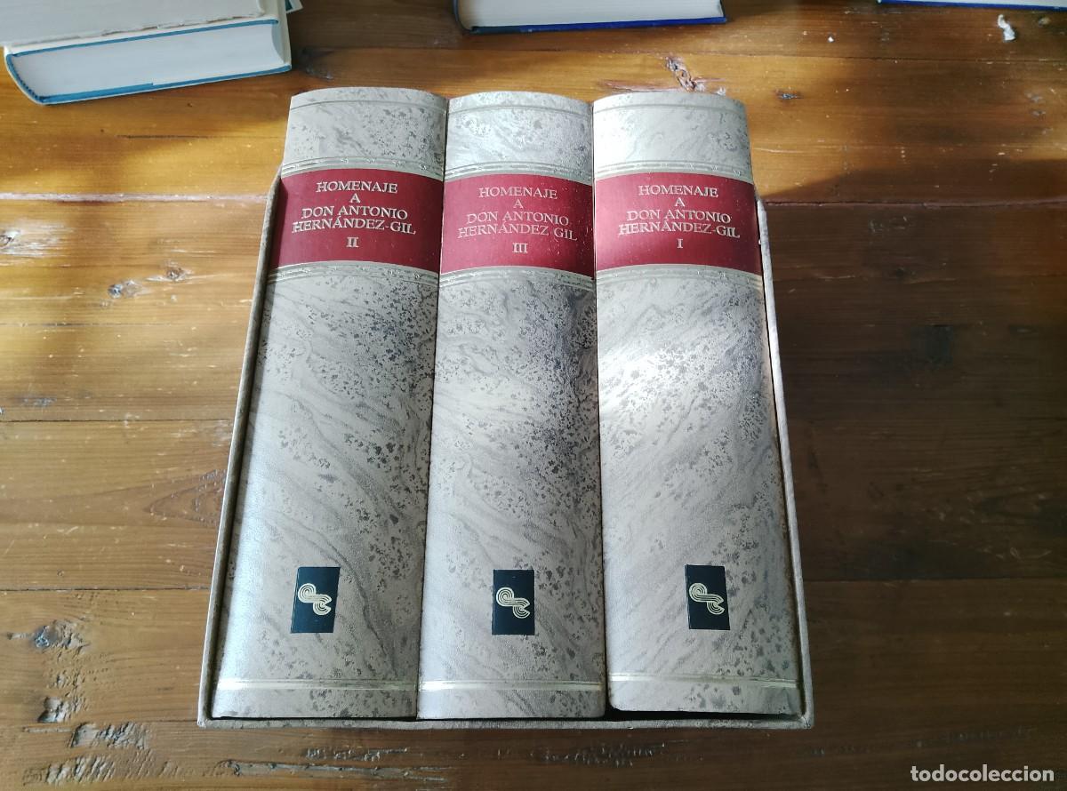 Libros: Luis Mart&iacute;nez-Calcerrada y G&oacute;mez (coord.), Antonio Hern&aacute;ndez Gil (hom.) - HOMENAJE A DON ANTONIO HER