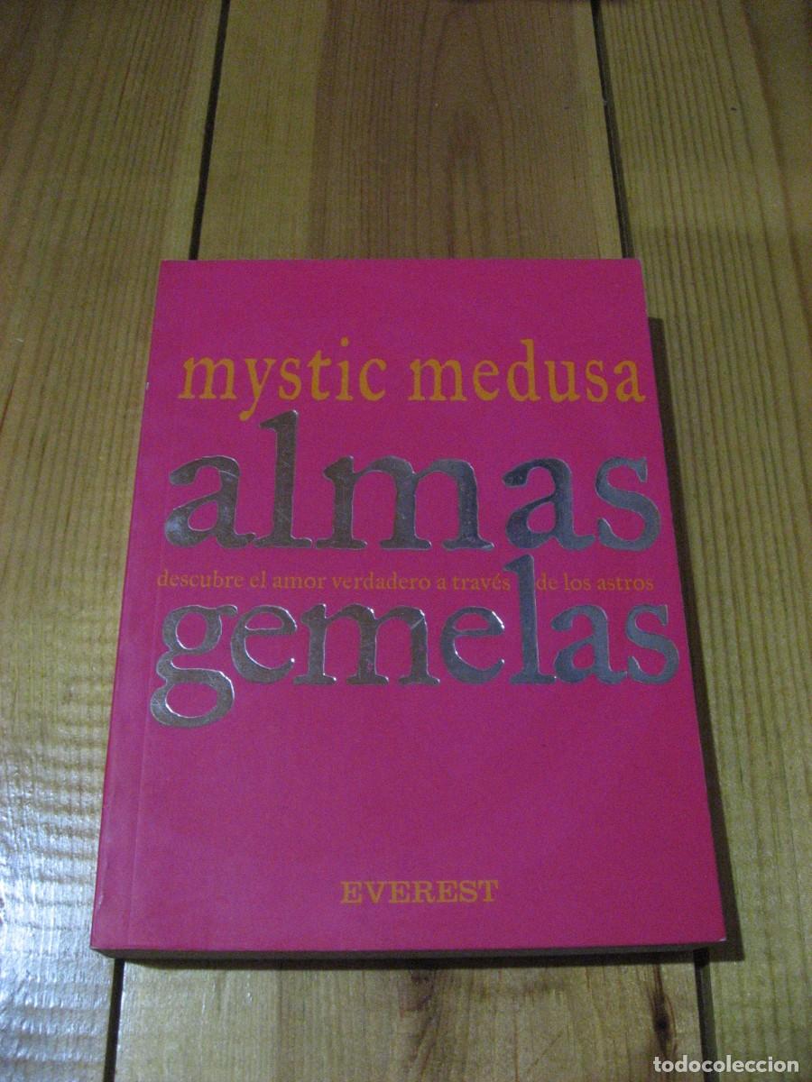 Libri di seconda mano: ALMAS GEMELAS. Descubre El Amor Verdadero a Traves De Los Astros - Mystic Medusa