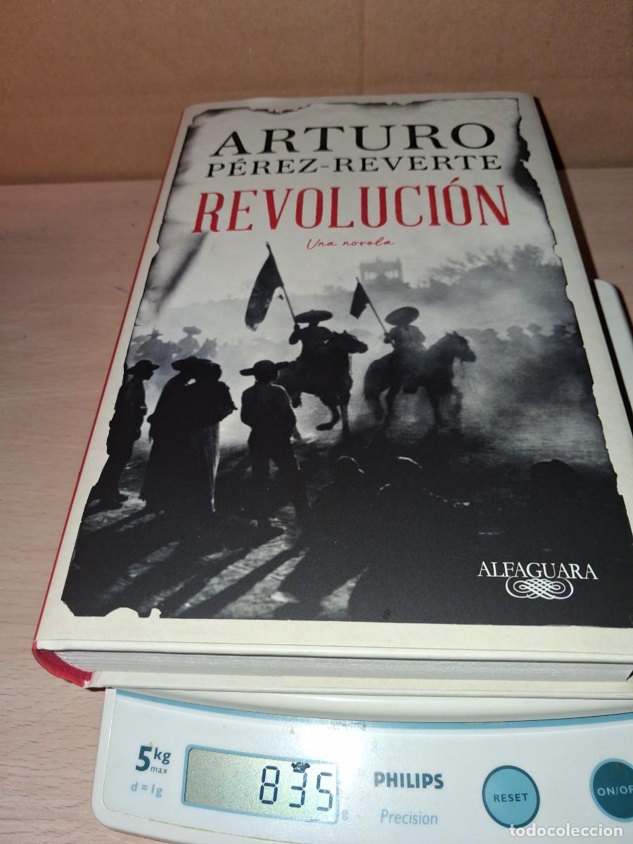 Libros: P&eacute;rez Reverte. Revoluci&oacute;n. 1 Edici&oacute;n - Foto 1