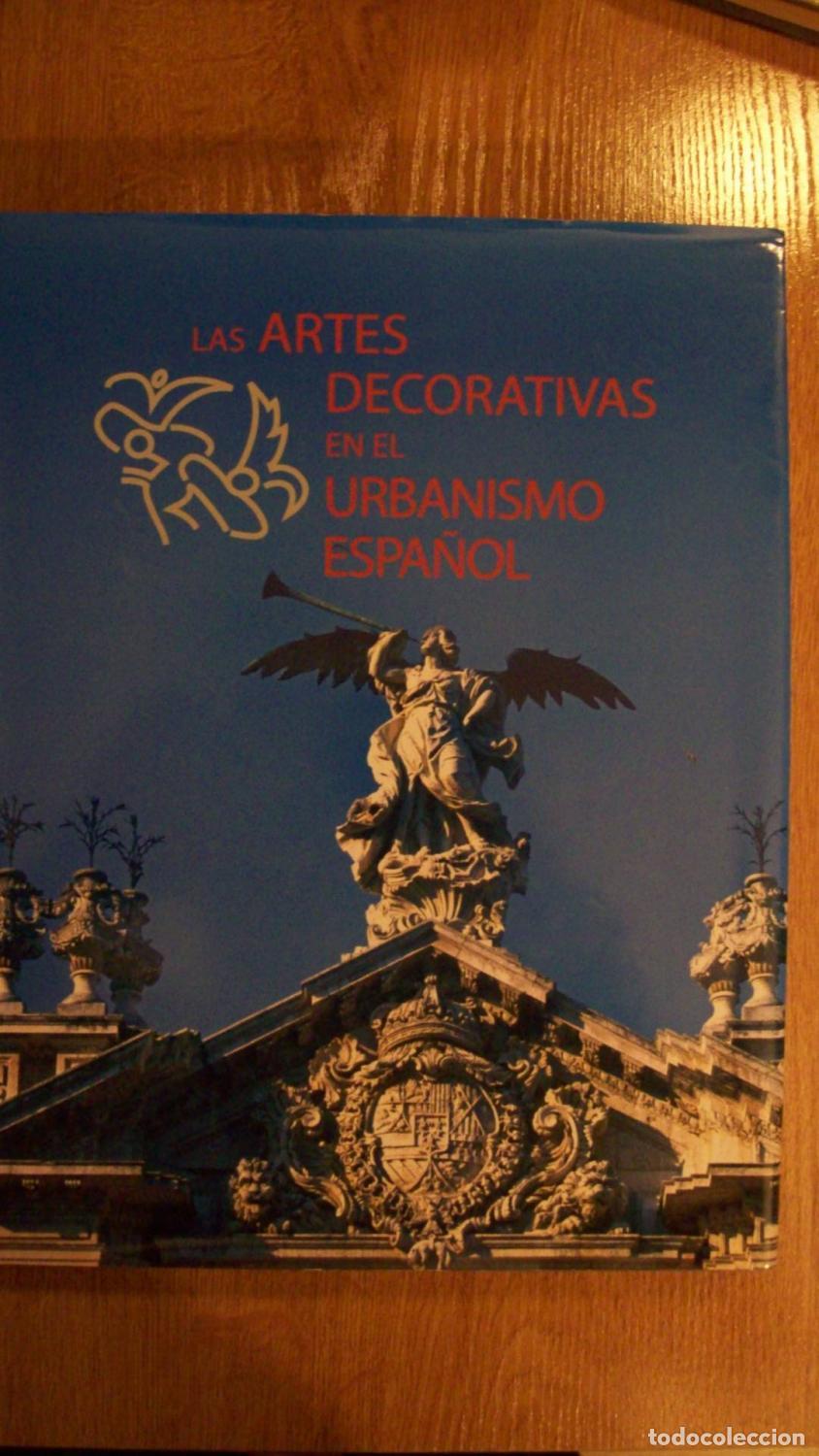 Livros em segunda m&atilde;o: VV.AA. - LAS ARTES DECORATIVAS EN EL URBANISMO ESPA&Ntilde;OL