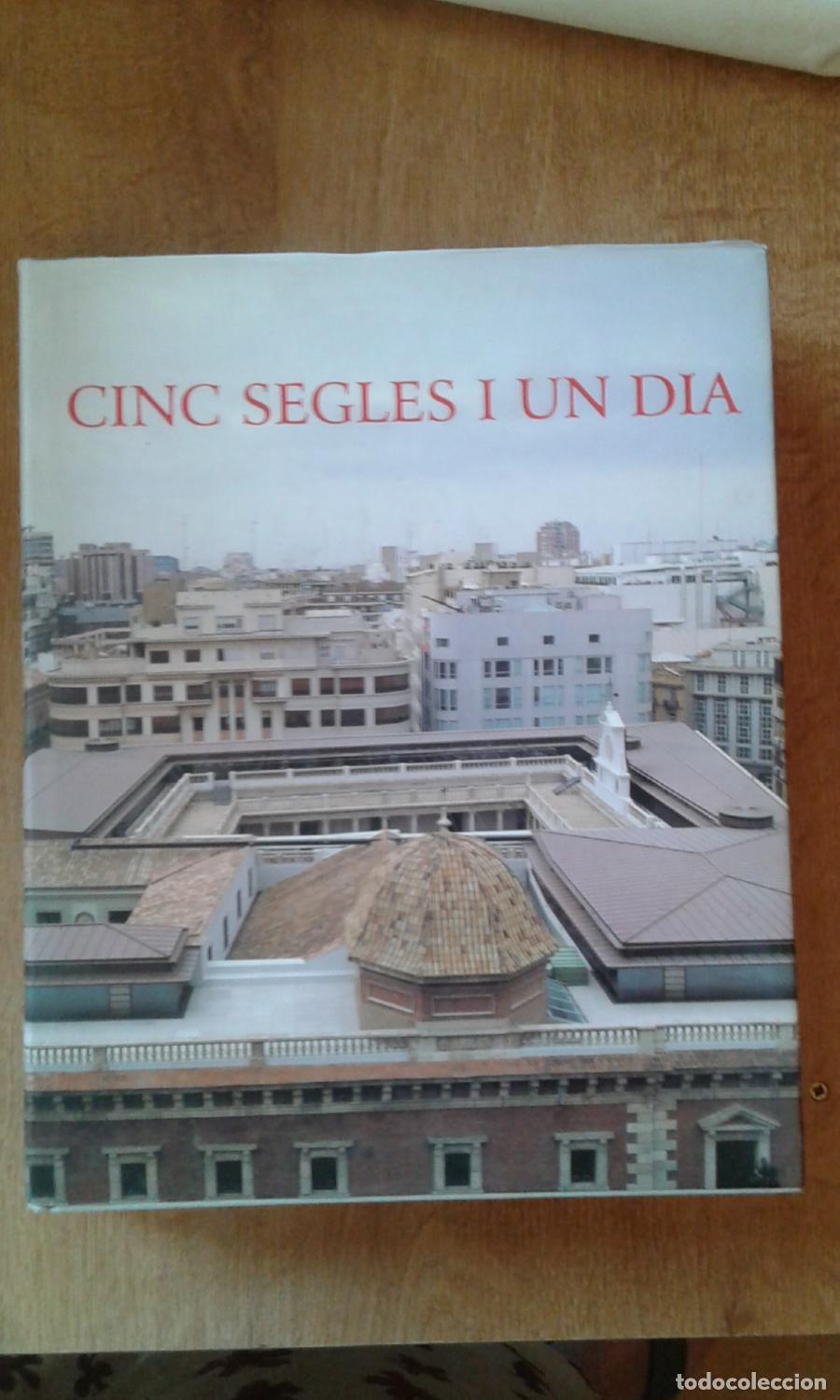 Libros: VV.AA. - CINC SEGLES I UN DIA - Foto 1