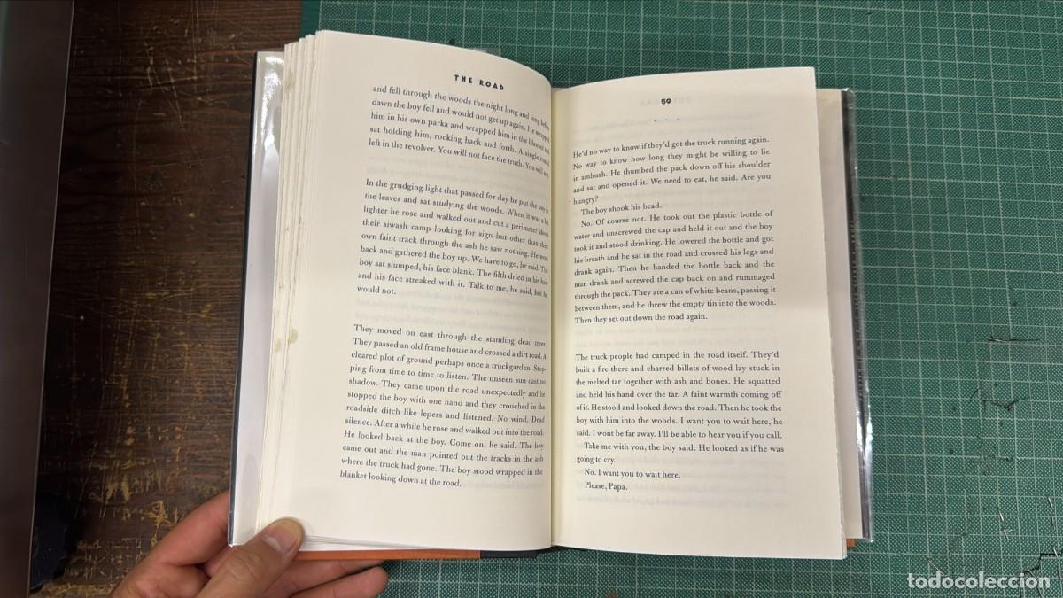 Libros: MCCARTHY. (Cormac) - THE ROAD. - Foto 3