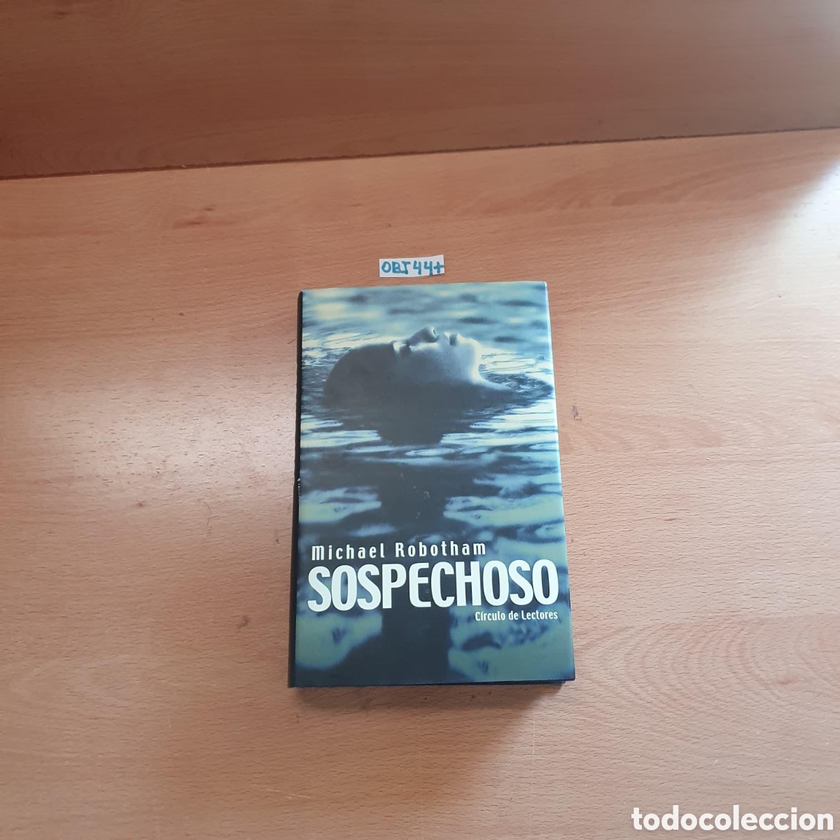 Libros: Libro de Michael roberton sospechoso - Foto 1