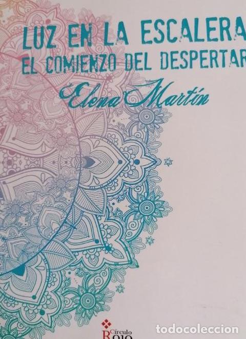 Livros em segunda m&atilde;o: Luz en la escalera: El comienzo del despertar - Elena Mart&iacute;n Lluesma