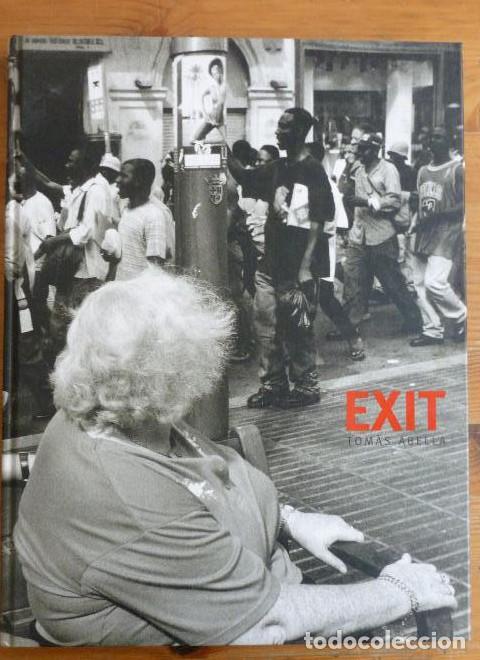 Libros: Exit: Trilingual Edition - Tom&aacute;s Abella - Foto 1
