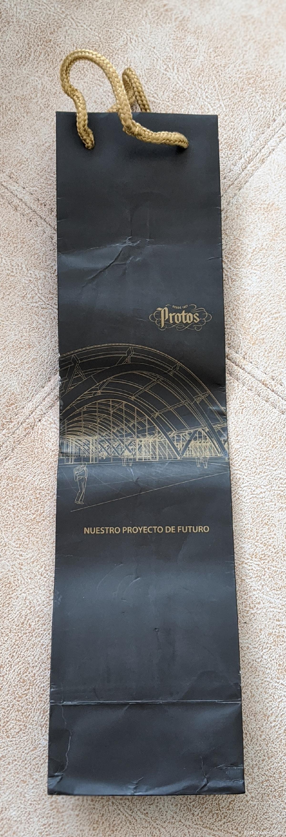 Libros: BOLSA PROTOS NEGRA CARTON ASA CORDON DORADO - Foto 1