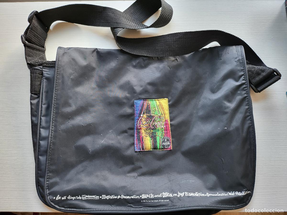 Libros: BOLSA PORTATIL COCA COLA 1995 NEGRA 42 X 35 CM ORIGINAL CREAMALLERA BOLSO BAG