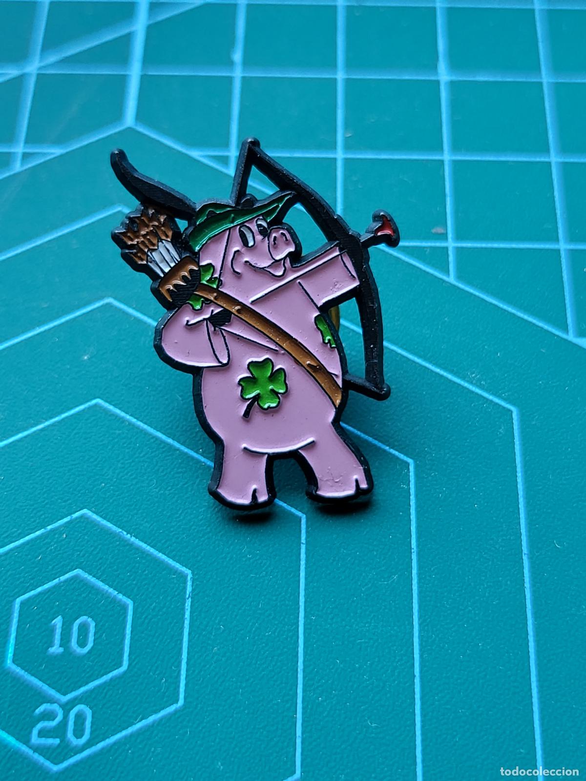 Libros: PIN GENERICO CERDO ROBIN HOOD BAGDE NEEDLE BROCHE INSIGNIA
