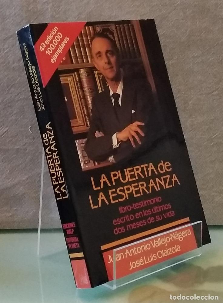 Livros em segunda m&atilde;o: La puerta de la esperanza. Libro-testimonio escrito en los &uacute;ltimos dos meses de su vida - Juan Anton