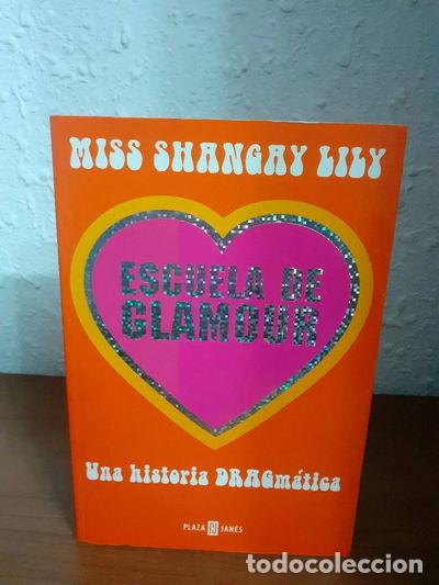 books: Escuela de Glamour- 9788401328251