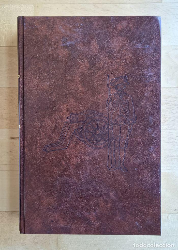 Livres: UNIFORMES MILITARES. EL EJ&Eacute;RCITO DE CARLOS III - Manuel G&oacute;mez Ruiz; Vicente Alonso Juanola; VV.AA.