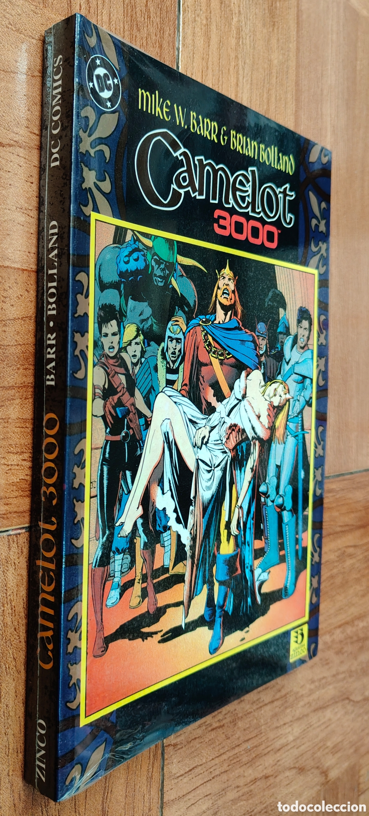 Livros em segunda m&atilde;o: Camelot 3000 � Obra completa � Zinco - Mike W. Barr & Brian Bolland