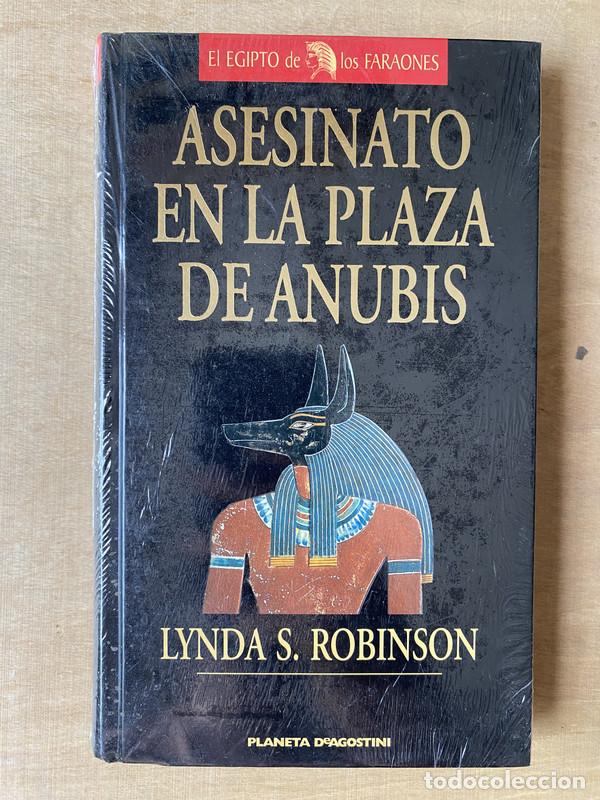 Libros: Asesinato en la plaza de Anubis - Robinson Lynda. S