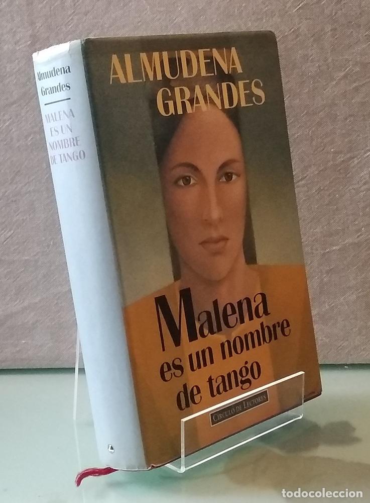 Livros em segunda m&atilde;o: Malena es un nombre de tango - Almudena Grandes