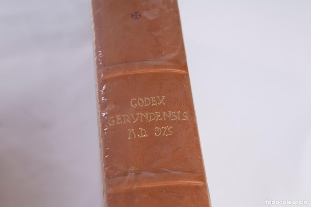 Libros: Beato de Li&eacute;bana &ndash; Codex Gerundensis (A.D. 975) &ndash; Facs&iacute;mil EDILAN completo y numerado (3 vols) - Foto 12