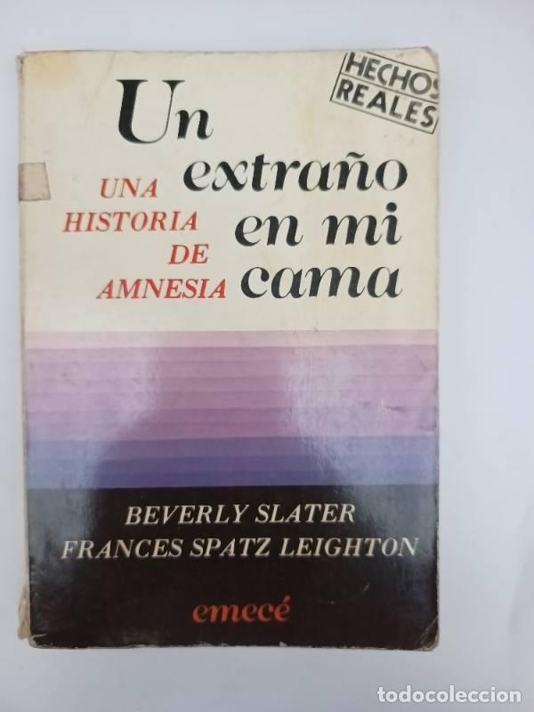 Livros em segunda m&atilde;o: Un extra&ntilde;o en mi cama - Beverly Slater