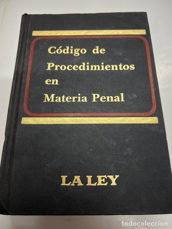 Livros em segunda m&atilde;o: Codigo de procedimientos en materia penal - Varios autores