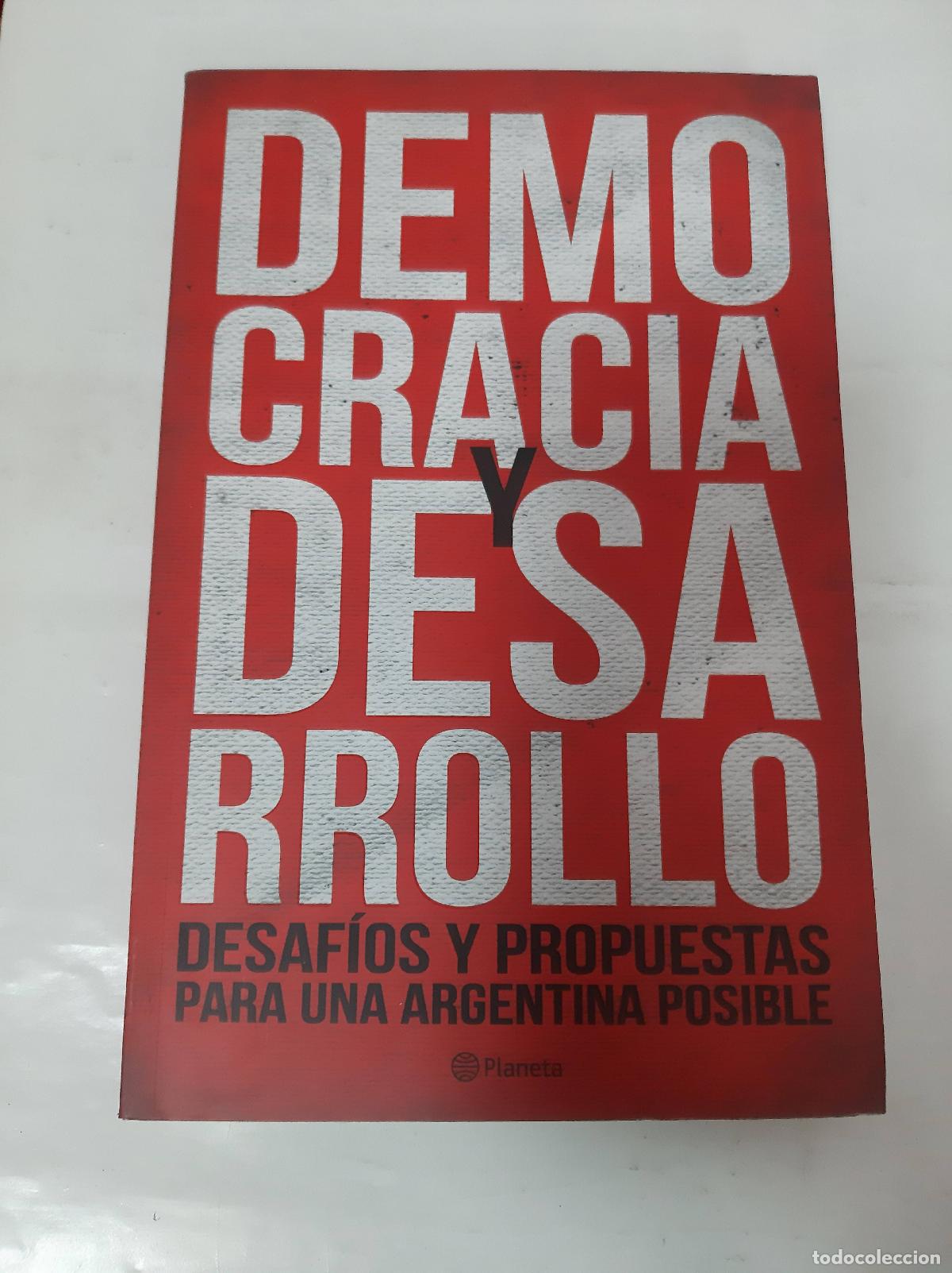 Libros: Democracia y desarrollo - Varios autores - Foto 1