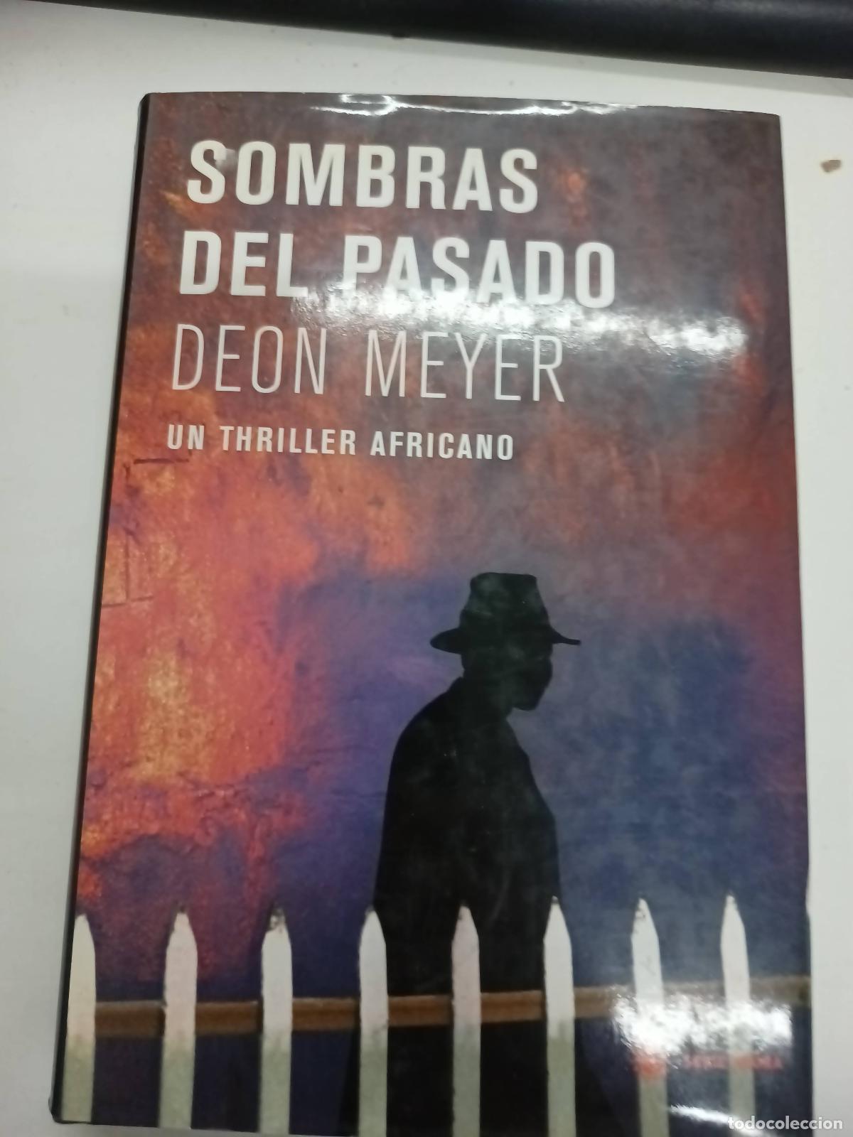 Libros: Sombras Del Pasado - varios autores - Foto 1
