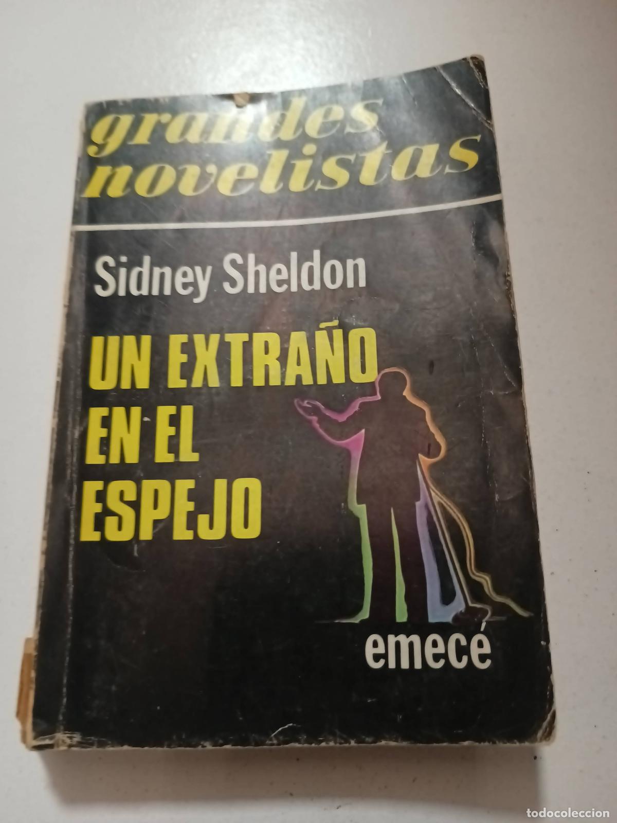 Libros: Un extra&ntilde;o en el espejo - Sidney Sheldon - Foto 1