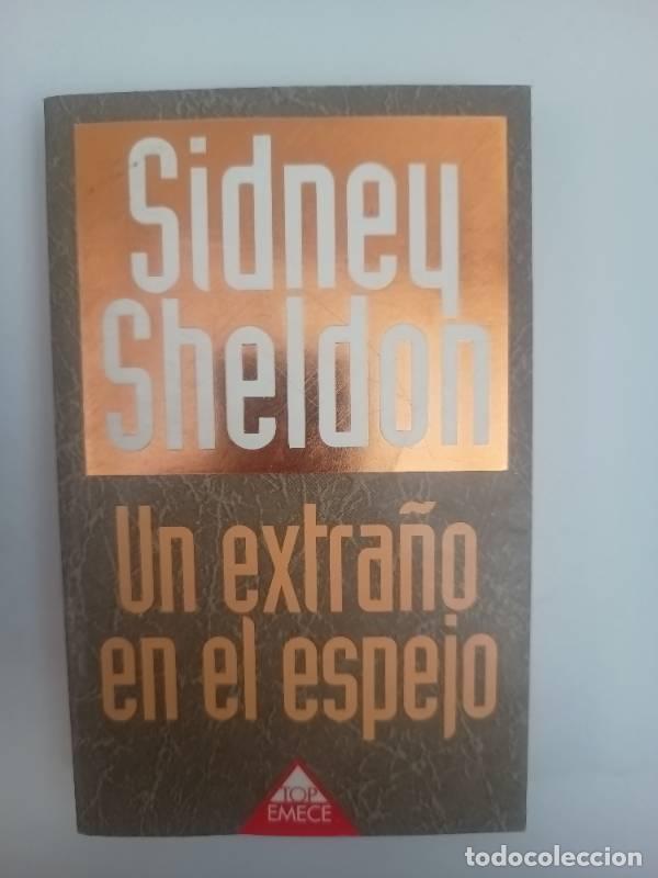 Libros: Un Extra&ntilde;o En El Espejo - Sidney Sheldon - Foto 1