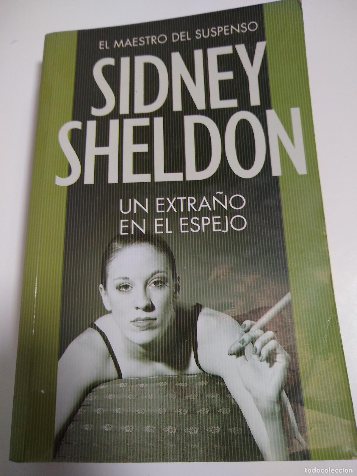 Libros: Un Extra&ntilde;o En El Espejo - Sidney Sheldon - Foto 1