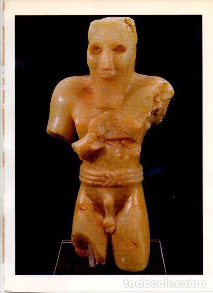 Libros: LAMINA V32303: Estatua supuesta de un sacerdote sumerio en trasera Detalle de paro del Libro de los