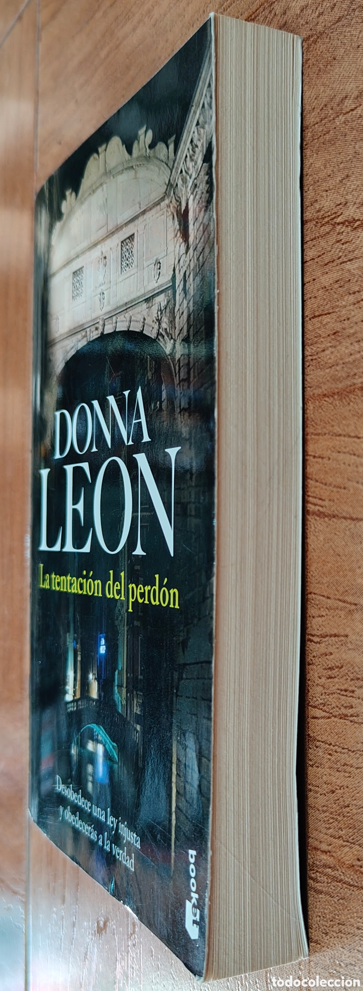 Libros: La Tentaci&oacute;n del Perd&oacute;n � Booket - Donna Leon - Foto 2