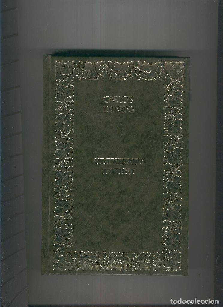 books: Oliverio Twist - Carlos Dickens