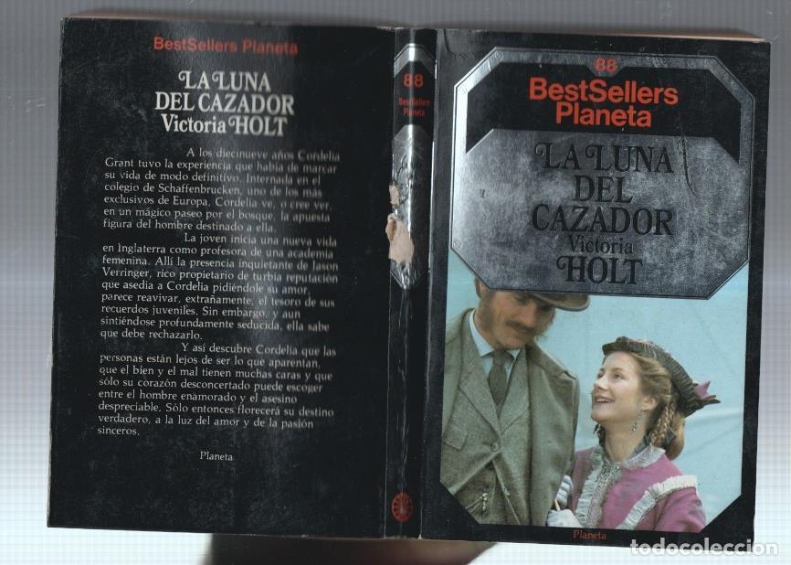 Libros: La luna del cazador (cubierta algo estropeada segun imagen) - Victoria Holt