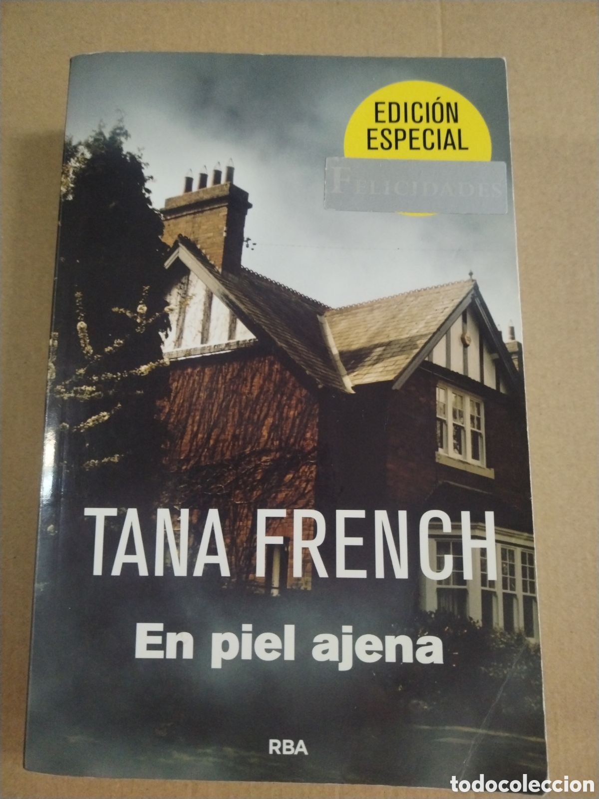 Libri di seconda mano: EN PIEL AJENA. TANA FRENCH.