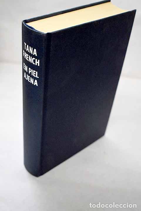 Livres: En piel ajena: French, Tana.- French, Tana