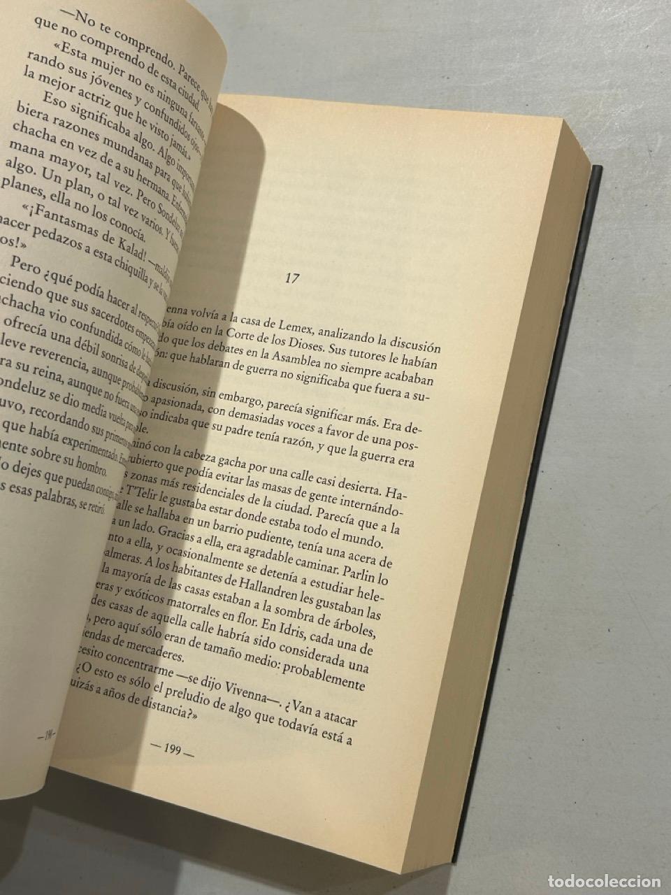 Libros: Brandon Sanderson - El aliento de los dioses - Foto 2
